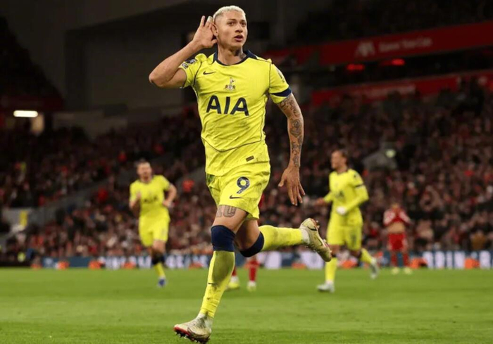 世界杯直播入口-里沙利松绝平利物浦，生涯对其参与9球创纪录|热刺|巴西|托特纳姆热刺|球队|前锋_新浪体育_新浪新闻